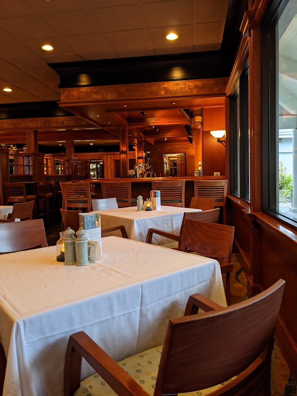 The Tavern And Whiskey Bar At The Longboat Key Club | Longboat Key, FL 34228, USA | Phone: (941) 387-1650