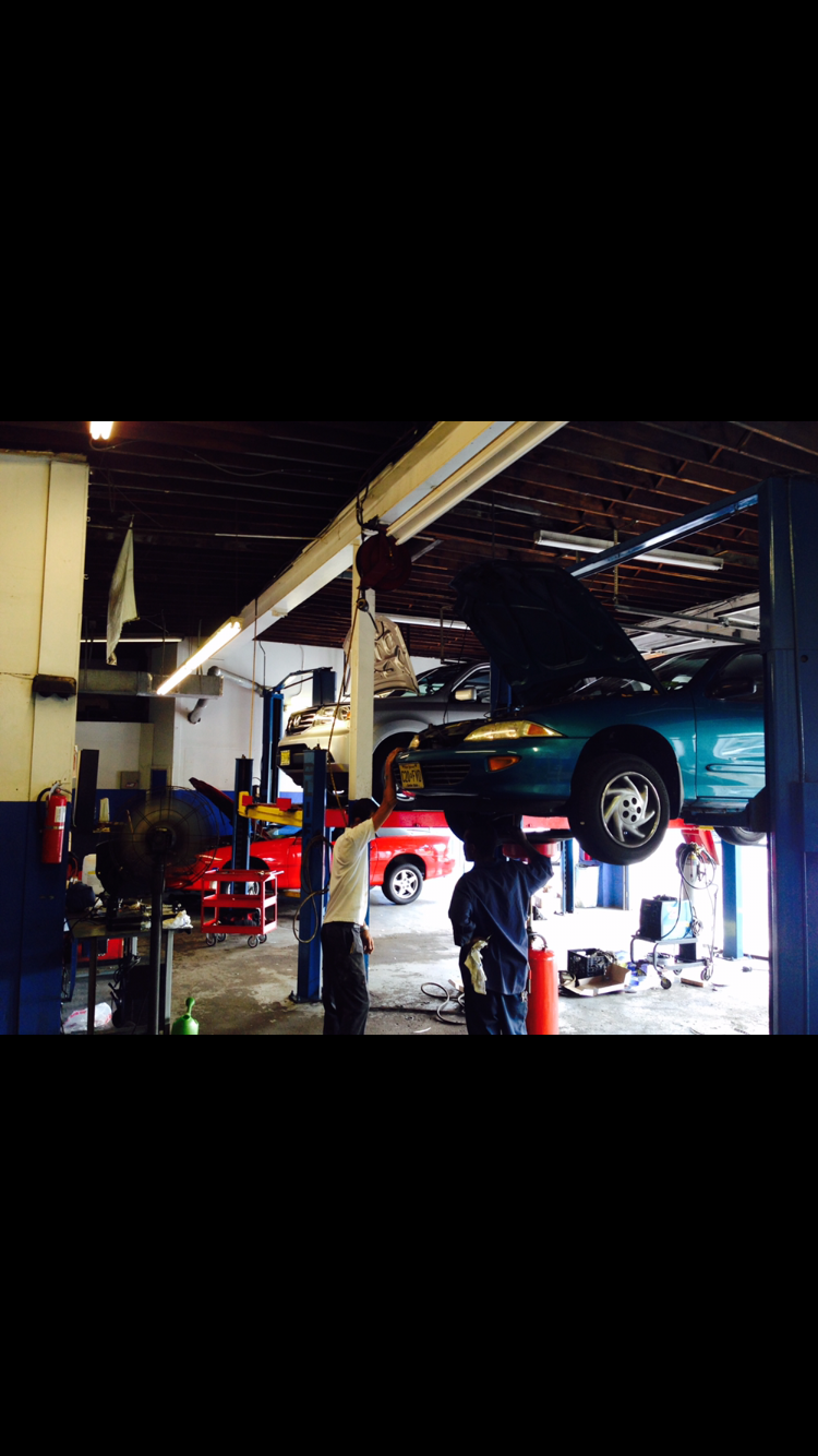 Meineke Car Care Center | 495 E St Georges Ave, Roselle, NJ 07203, USA | Phone: (908) 986-3932