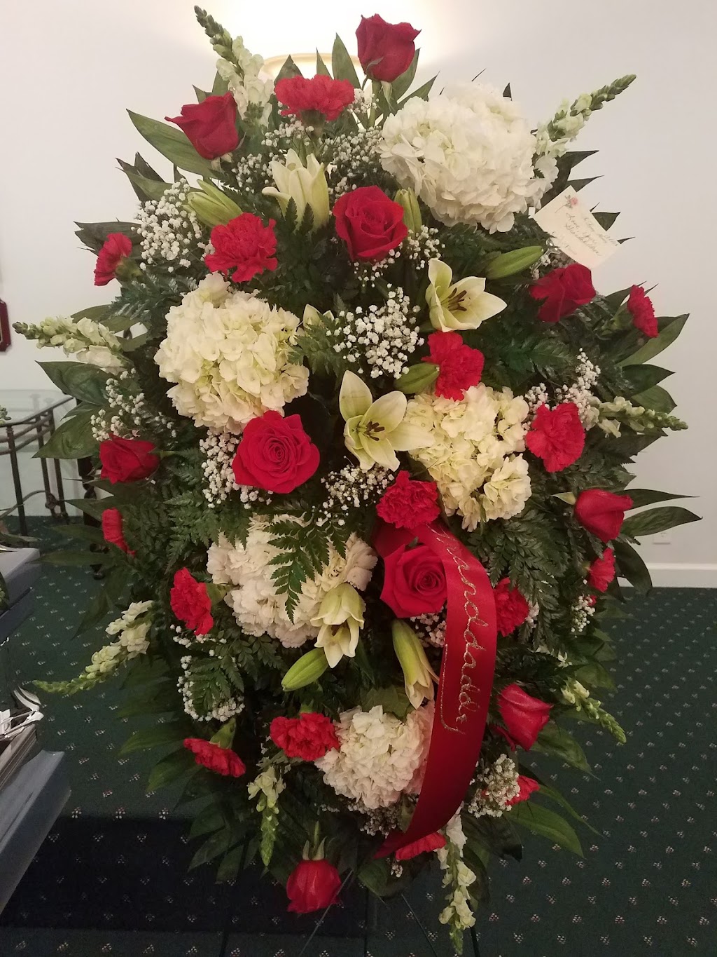 Caseys Florist | 201 S Center St, Princeton, NC 27569, USA | Phone: (919) 936-8801