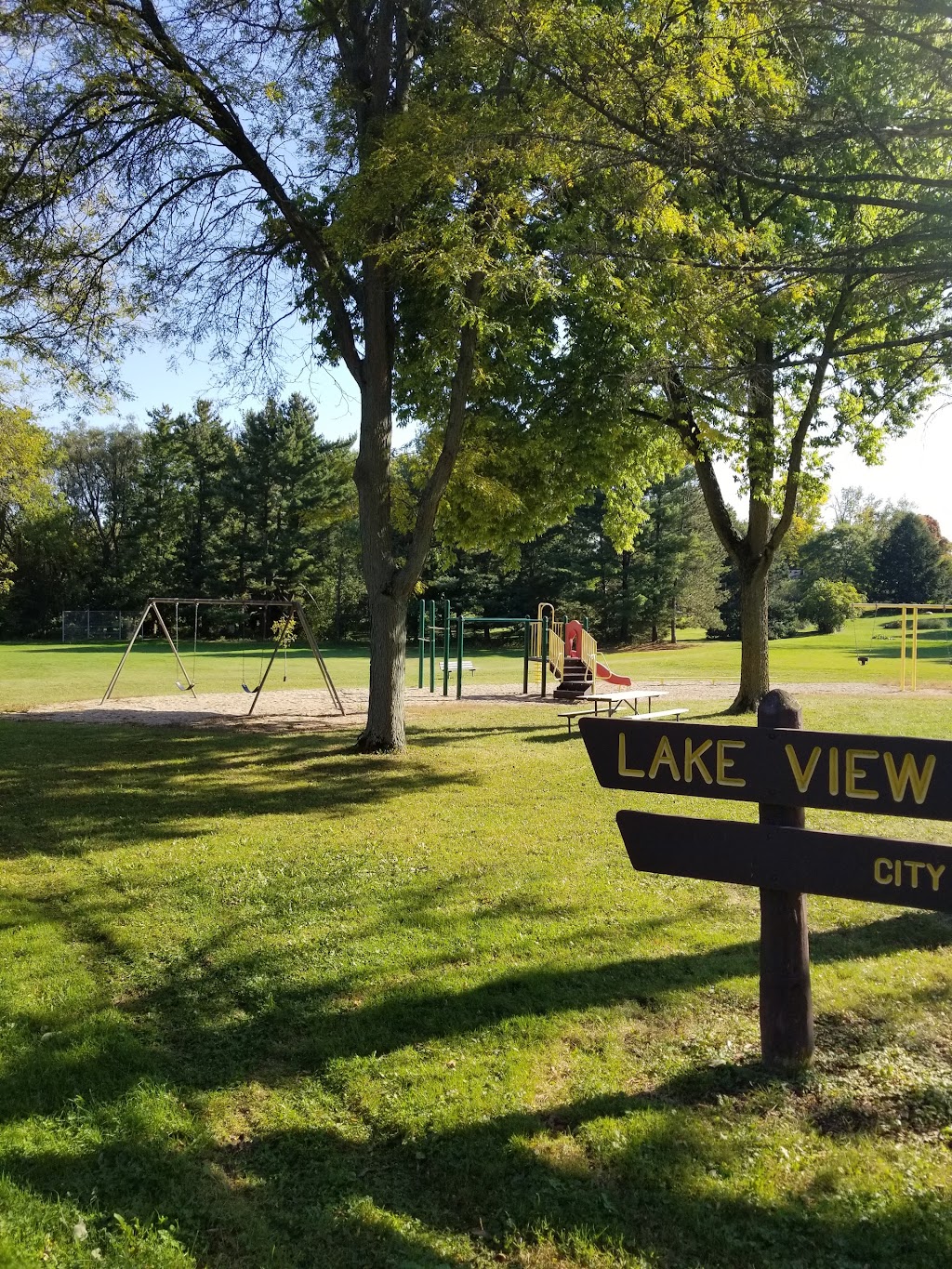 Lake View Heights Park | Lake View Heights Park, 1621 Sunfield St, Madison, WI 53704, USA | Phone: (608) 266-4711