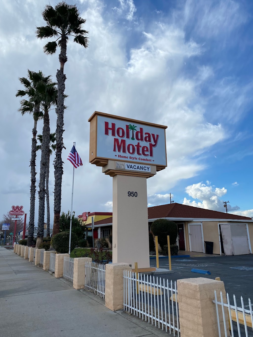 Holiday Motel Oakdale | 950 E F St, Oakdale, CA 95361, USA | Phone: (209) 847-7023