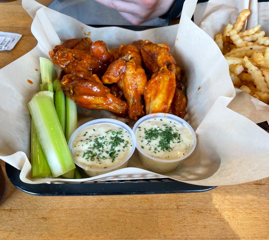 Wing Dome | 7818 Greenwood Ave N, Seattle, WA 98103, USA | Phone: (206) 706-4036