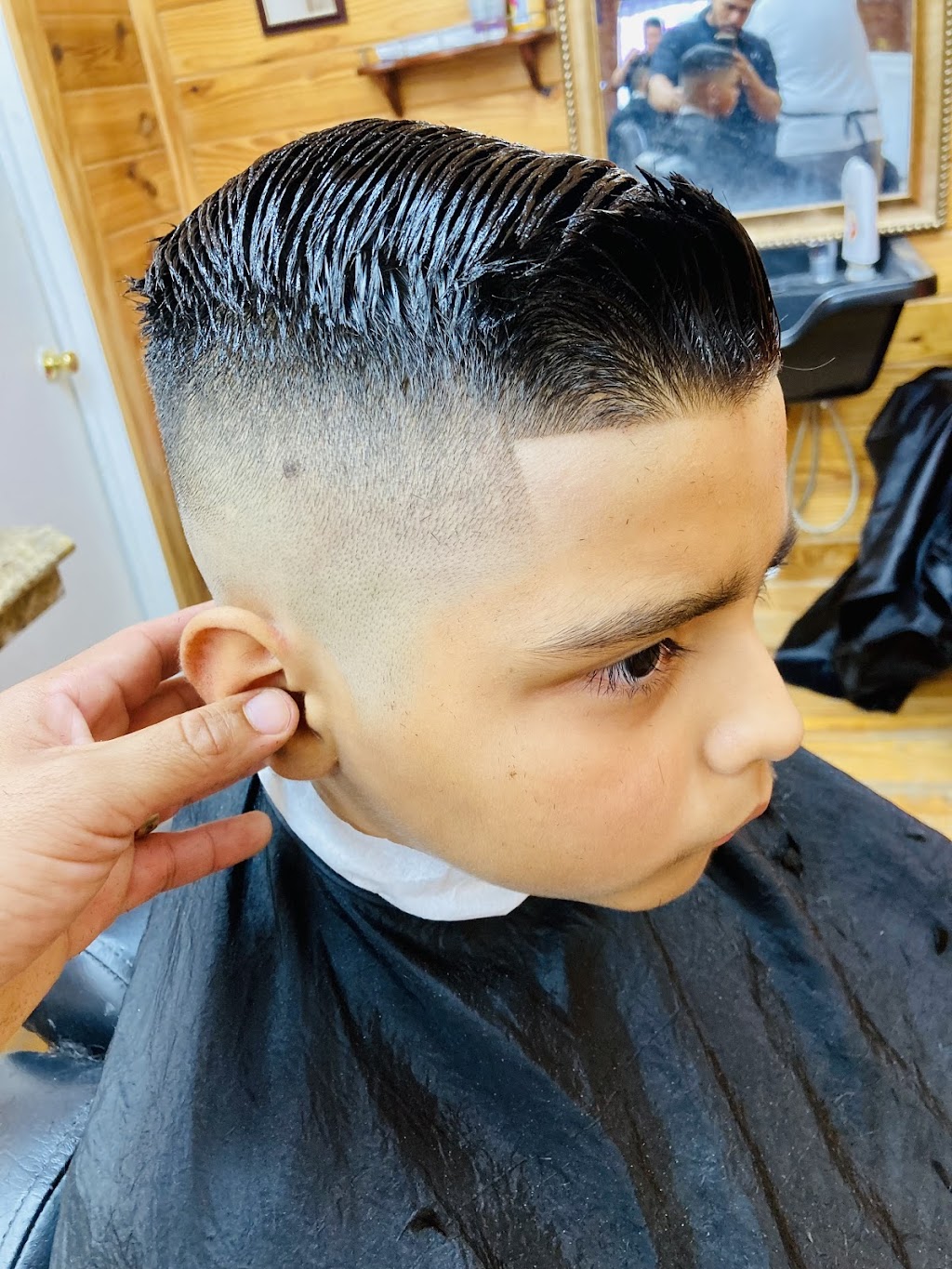 Acapulco Barber Shop | 2010 N Zarzamora St, San Antonio, TX 78201, USA | Phone: (210) 236-8155