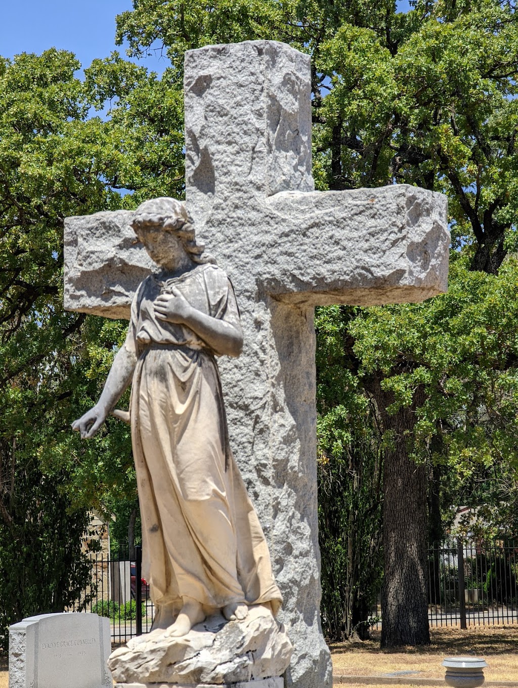 Oakwood Cemetery | Oakwood Cemetery, 701 Grand Ave, Fort Worth, TX 76164, USA | Phone: (817) 624-3531