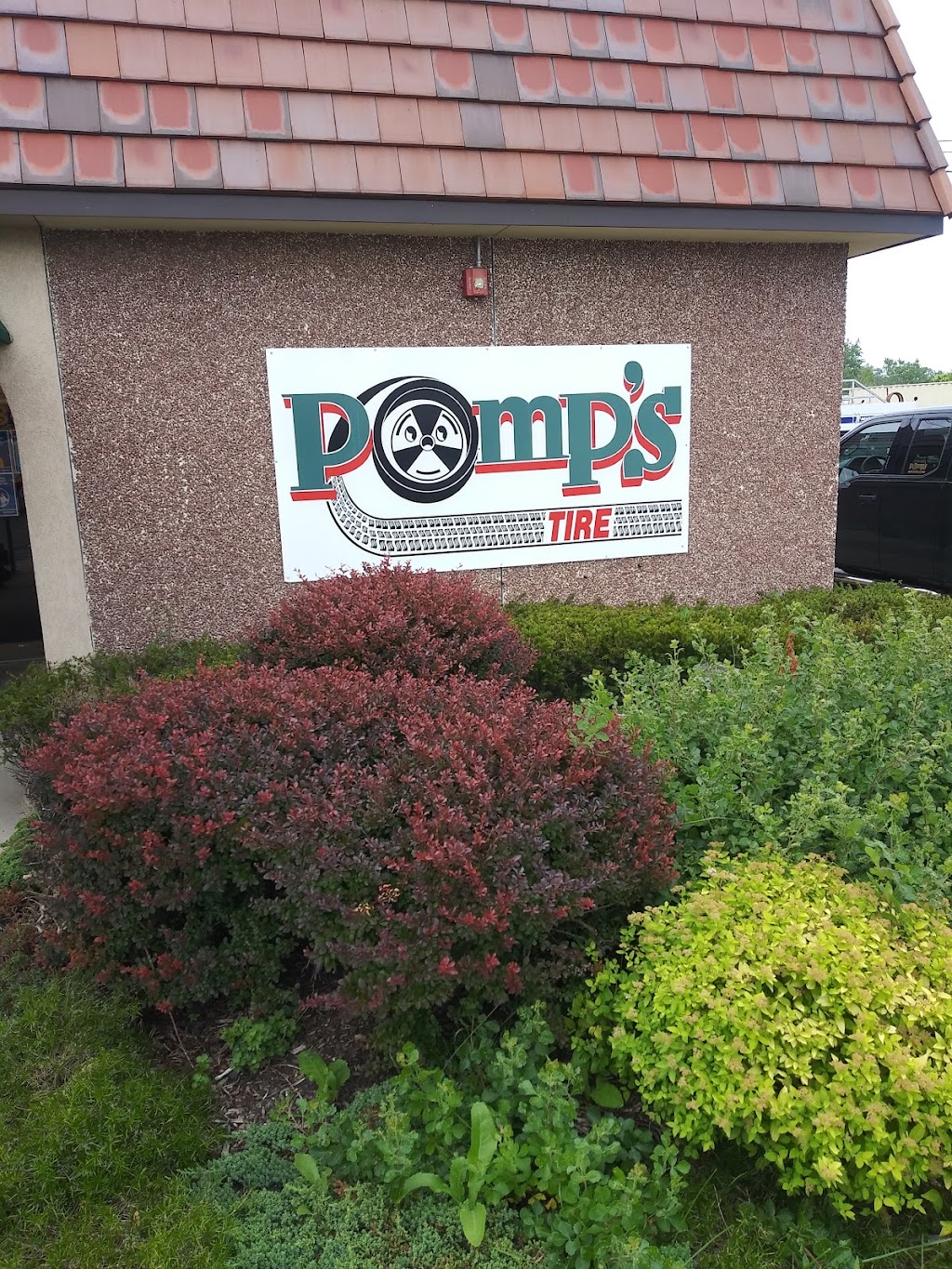 Pomps Tire Service | 3430 Washington St, Waukegan, IL 60085, USA | Phone: (847) 336-4700