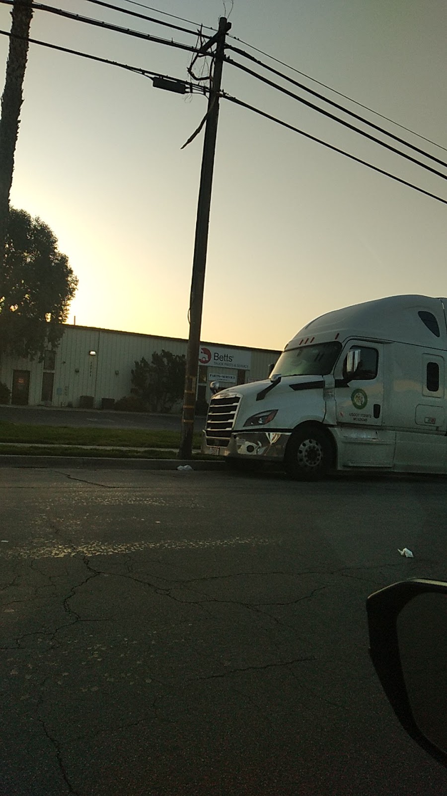 Betts Truck Parts & Service | 10771 Almond Ave, Fontana, CA 92337, USA | Phone: (909) 427-9988