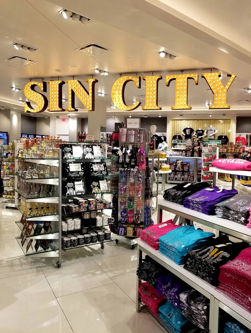 Welcome to Las Vegas Gift Shop | 3545 S Las Vegas Blvd, Las Vegas, NV 89109, USA | Phone: (702) 222-9243