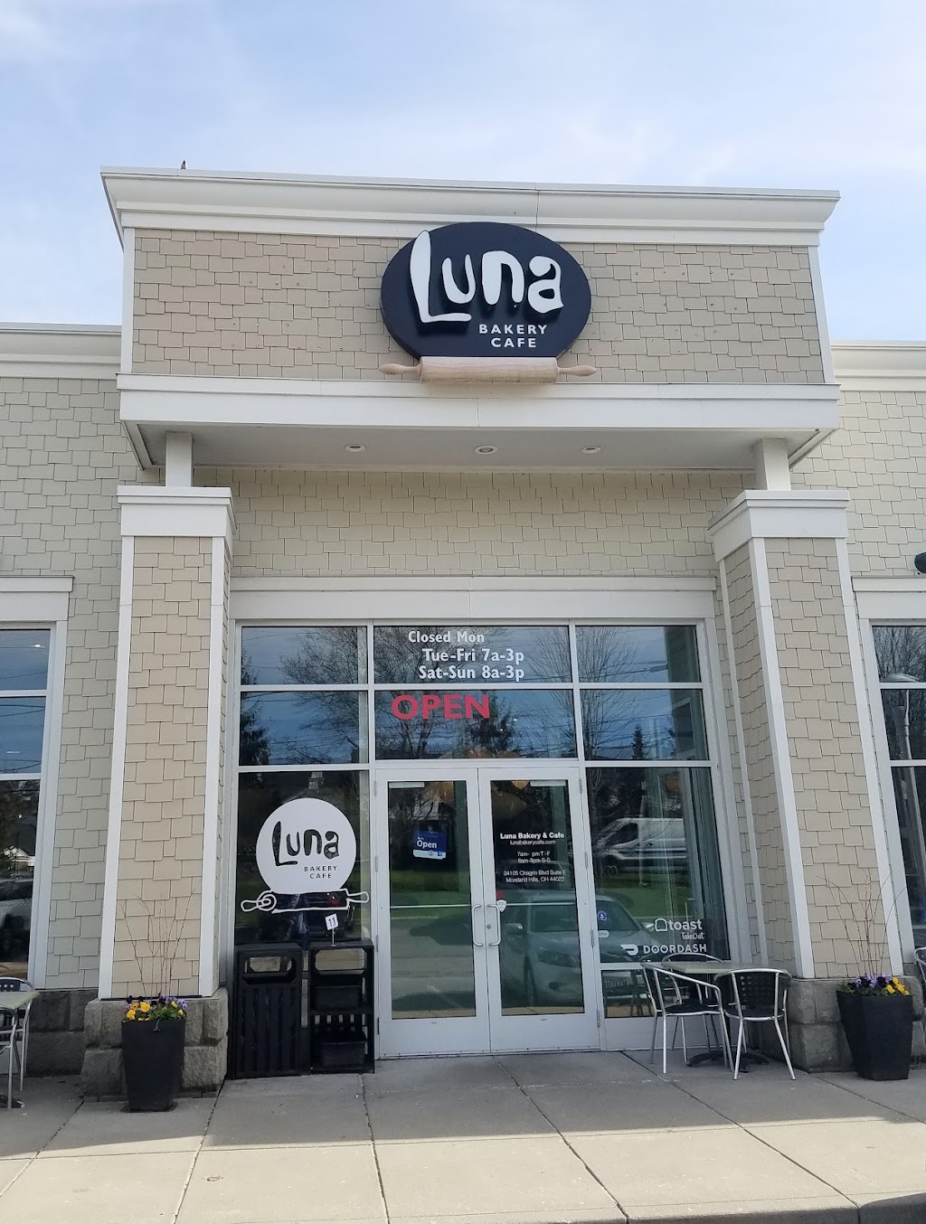 Luna Bakery & Cafe | 34105 Chagrin Blvd, Moreland Hills, OH 44022, USA | Phone: (216) 672-3600