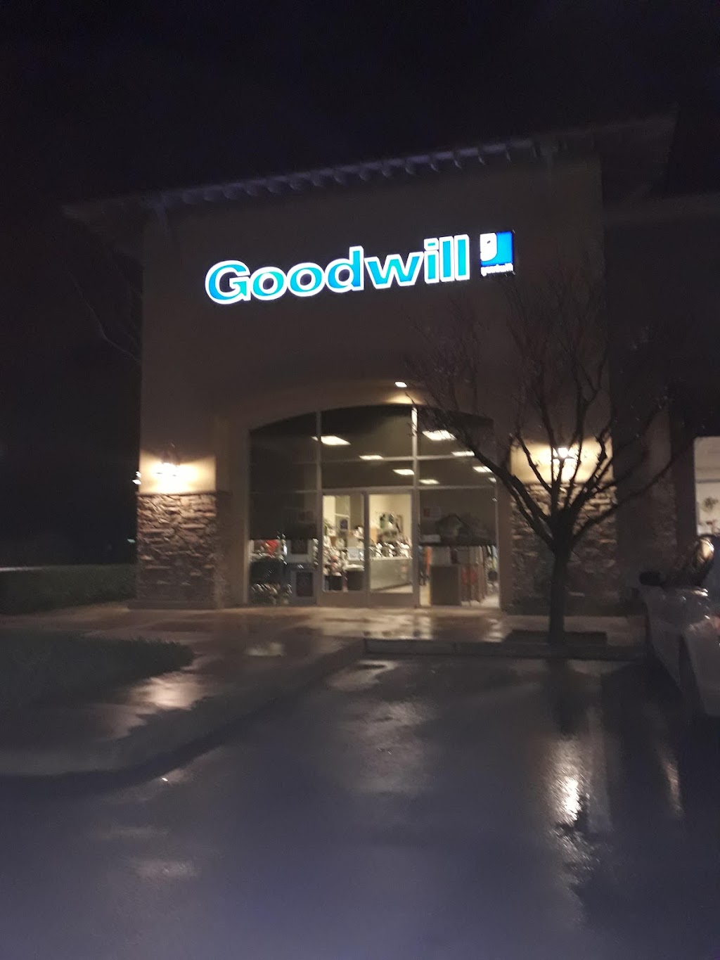Goodwill | 13121 Rosedale Hwy Suite 401, Bakersfield, CA 93314 | Phone: (661) 679-6999