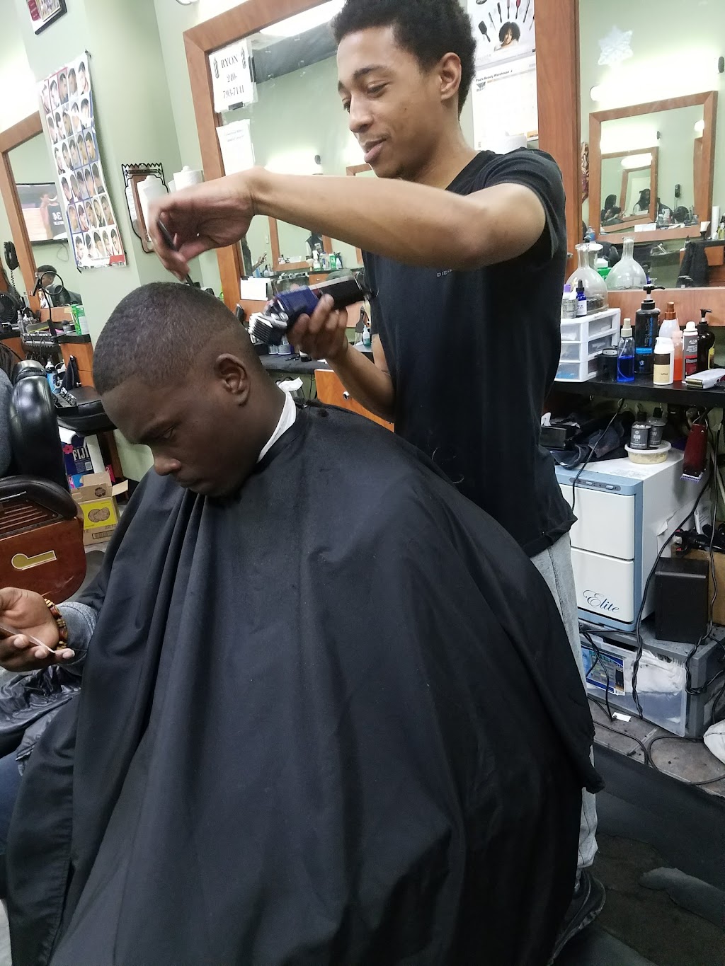 Crown Royal Barbers | 9301 Woodmore Center Dr, Lanham, MD 20706, USA | Phone: (301) 773-2088