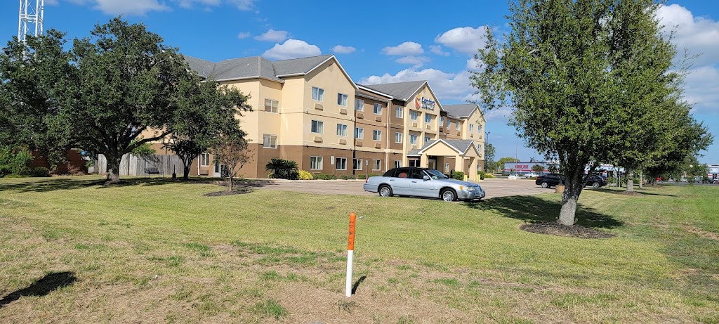 Comfort Inn & Suites | 10700 Emmett F Lowry Expy, Texas City, TX 77591, USA | Phone: (409) 986-3866