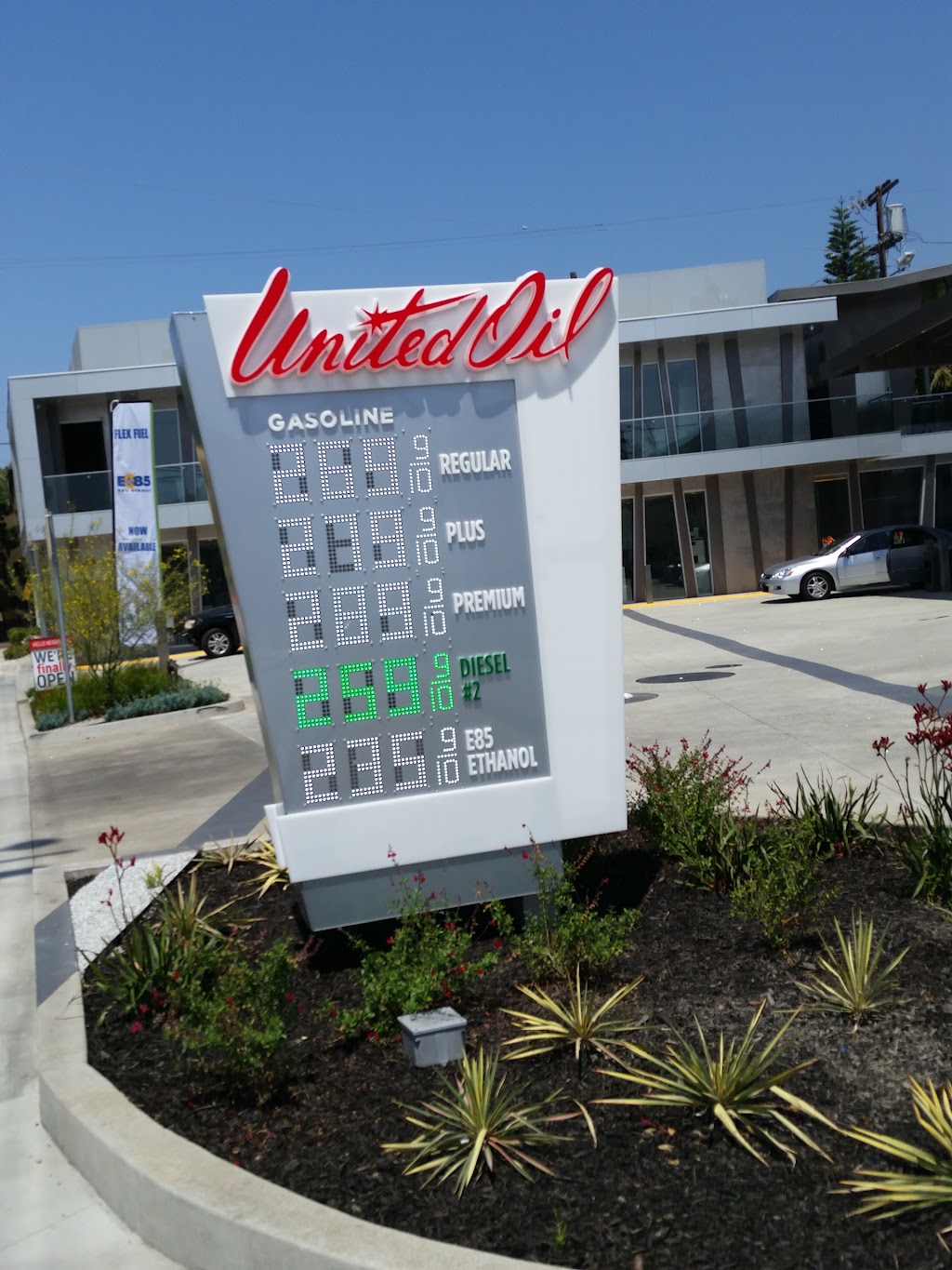 United Oil | 9815 National Blvd, Los Angeles, CA 90034, USA | Phone: (424) 298-8337