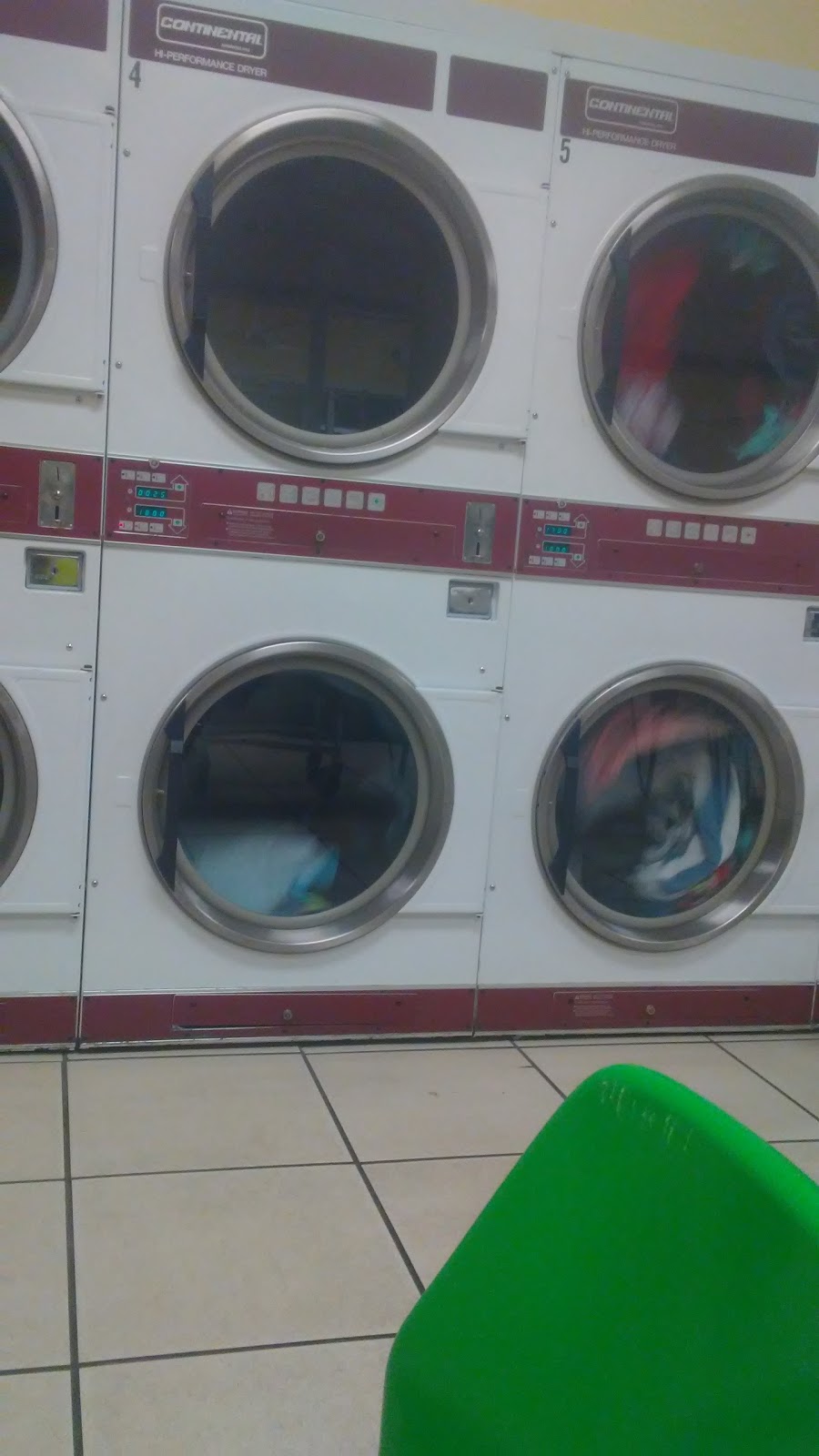 Crisp N Clean Laundry | 2000 Clinton Ave, Fort Worth, TX 76164, USA | Phone: (817) 677-8882