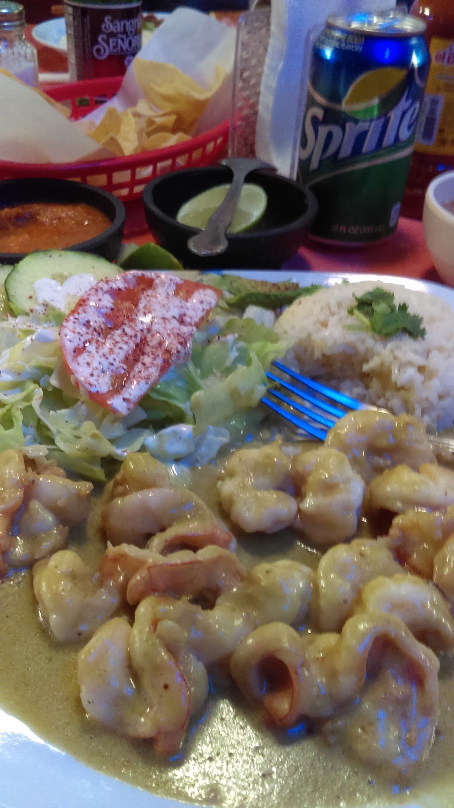 Tacos Y Mariscos El Tapatio | 712 L St, Sanger, CA 93657, USA | Phone: (559) 875-9100