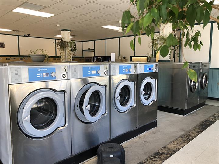 The Laundry Room | 512 N Main St, Edgerton, WI 53534, USA | Phone: (608) 290-9170