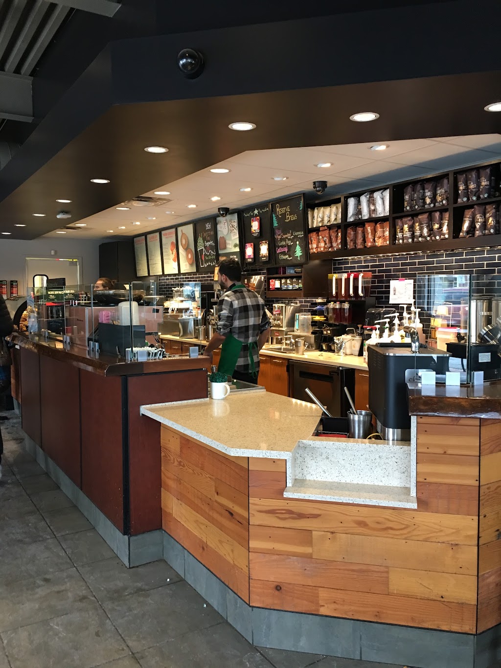 Starbucks | 302 E Silver Spring Dr, Whitefish Bay, WI 53217, USA | Phone: (414) 332-8628