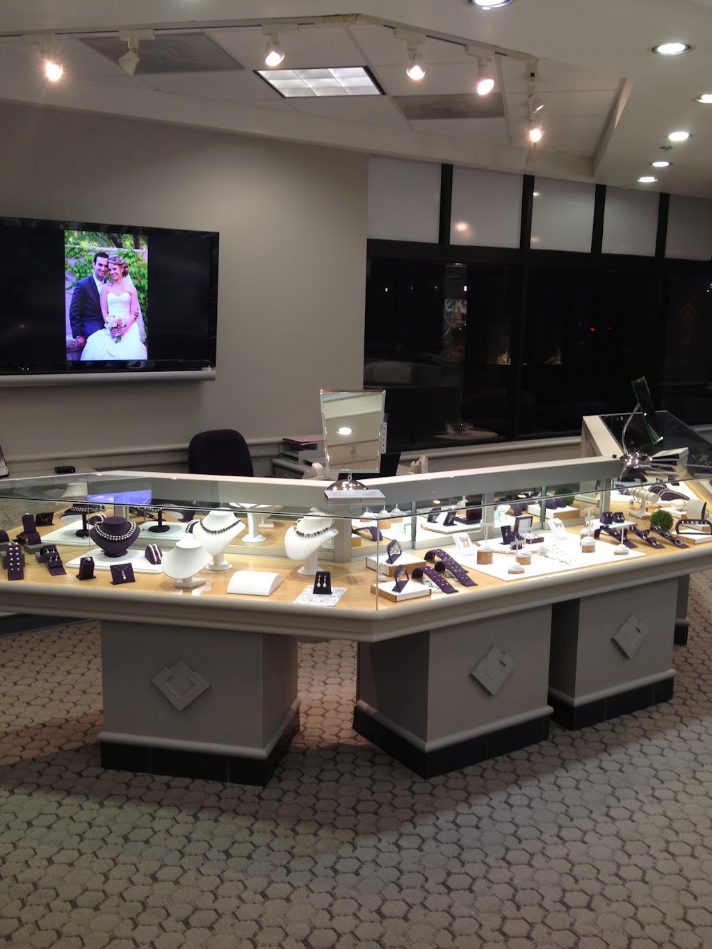 Glitters Fine Jewelry | 4250 W 119th St, Leawood, KS 66209, USA | Phone: (913) 661-0834