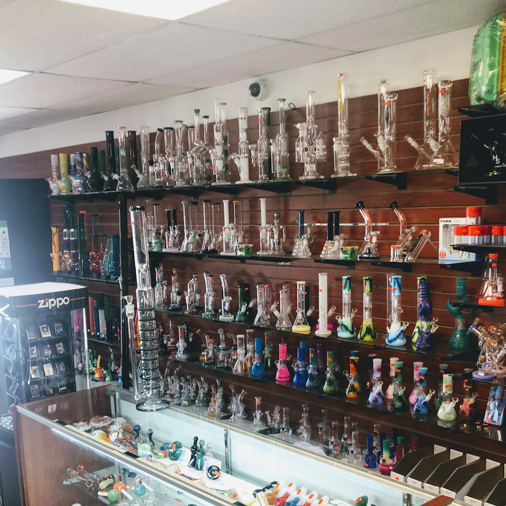 Woodstock Vape & Glass Gallery 2 | 64207 Van Dyke, Washington, MI 48095, USA | Phone: (586) 372-7158