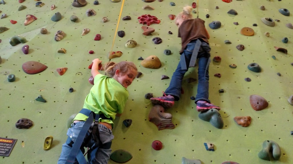 Planet Rock Climbing Gym | 1103 W 13 Mile Rd, Madison Heights, MI 48071, USA | Phone: (248) 397-8354