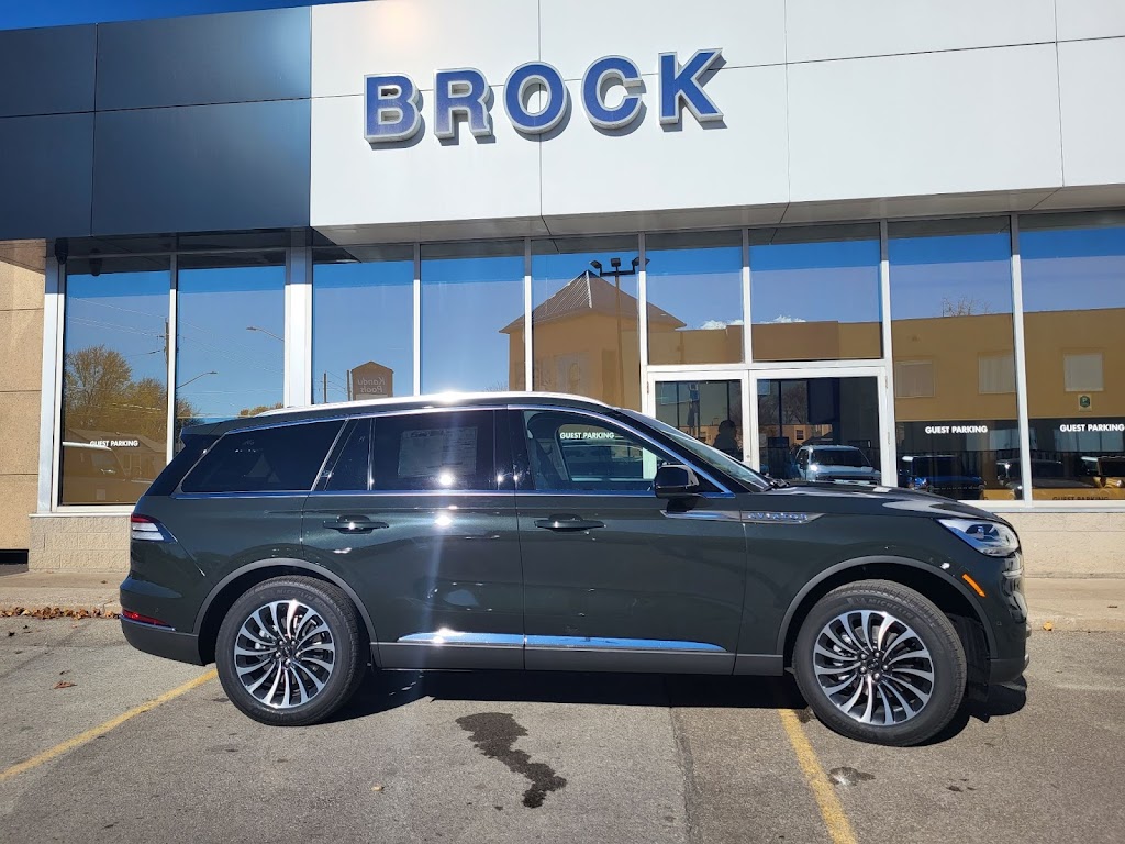 Brock Lincoln Niagara | 4500 Drummond Rd, Niagara Falls, ON L2E 6C7, Canada | Phone: (888) 290-1925