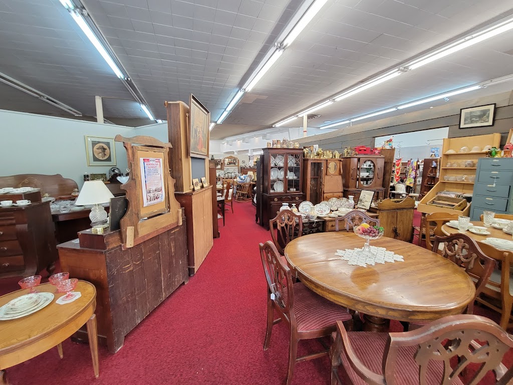 Lous Antique Mall | 120 Arnett Blvd, Danville, VA 24540, USA | Phone: (434) 797-5777