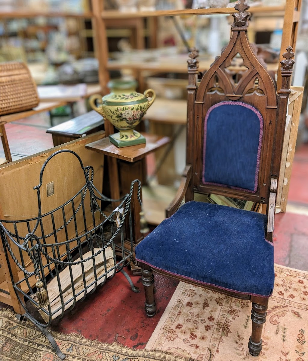 Rivertown Antiques | 1307 Merchant St, Ambridge, PA 15003, USA | Phone: (412) 337-5796