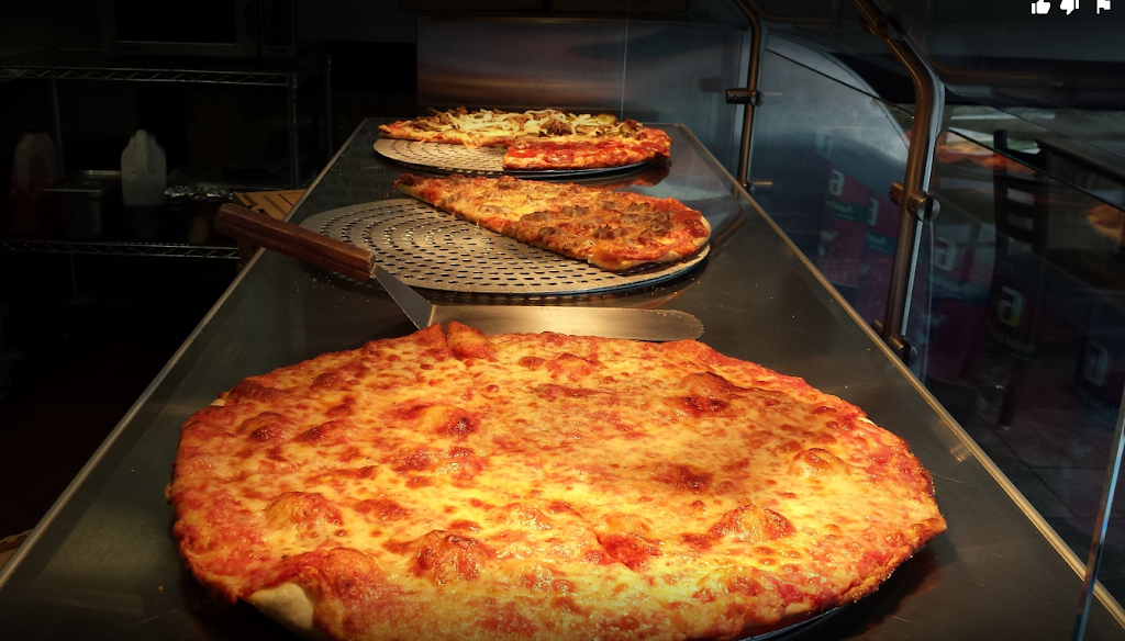 Armands Pizzeria | 7650 W North Ave, Elmwood Park, IL 60707, USA | Phone: (708) 456-5200