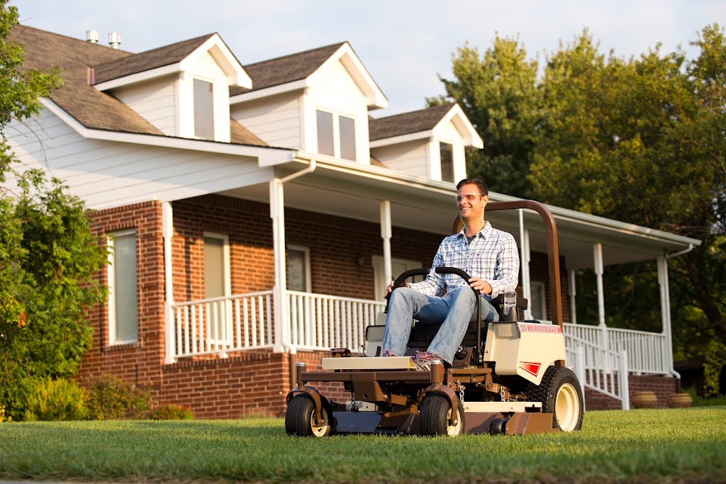 Grasshopper Mowers | 105 Old US Highway 81, Moundridge, KS 67107 | Phone: (620) 345-8621