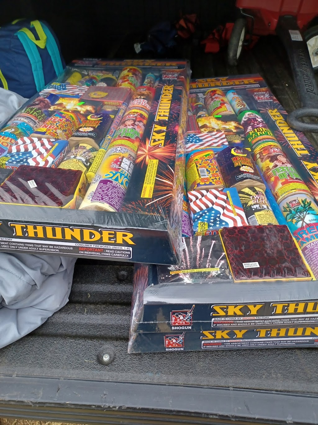 Discount Fireworks | 1501 Deermont Ave NW, Massillon, OH 44647, USA | Phone: (330) 837-8787