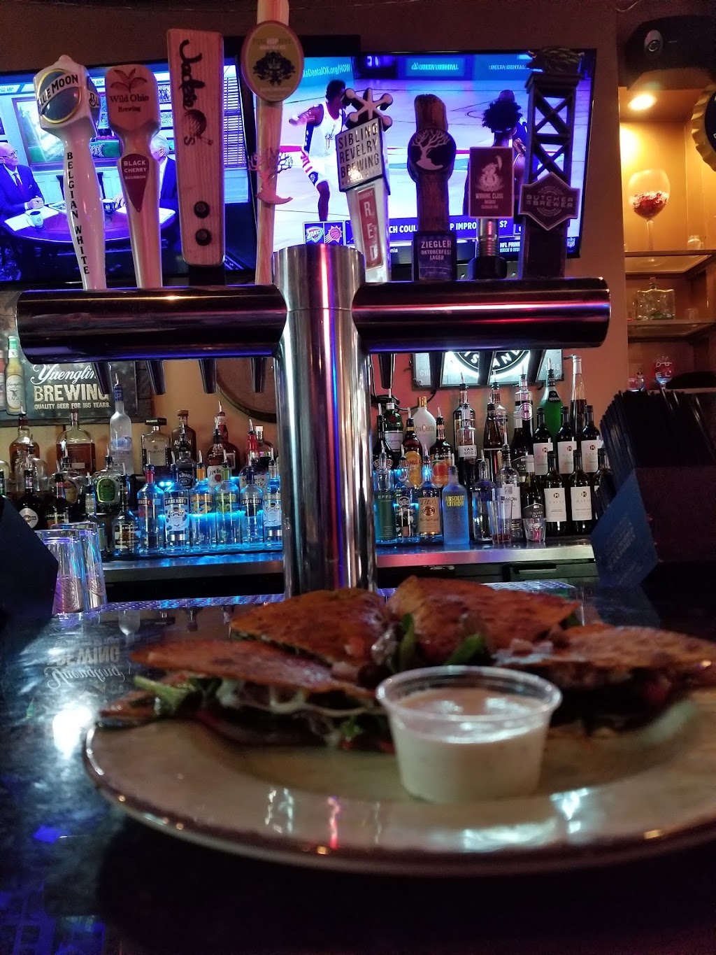 The Mason Jar Grill and Pub | 329 E Garfield Rd, Aurora, OH 44202, USA | Phone: (330) 954-8225