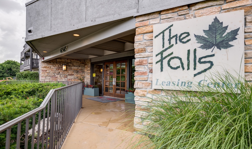 The Falls | 6565 Foxridge Dr, Mission, KS 66202, USA | Phone: (913) 562-6429