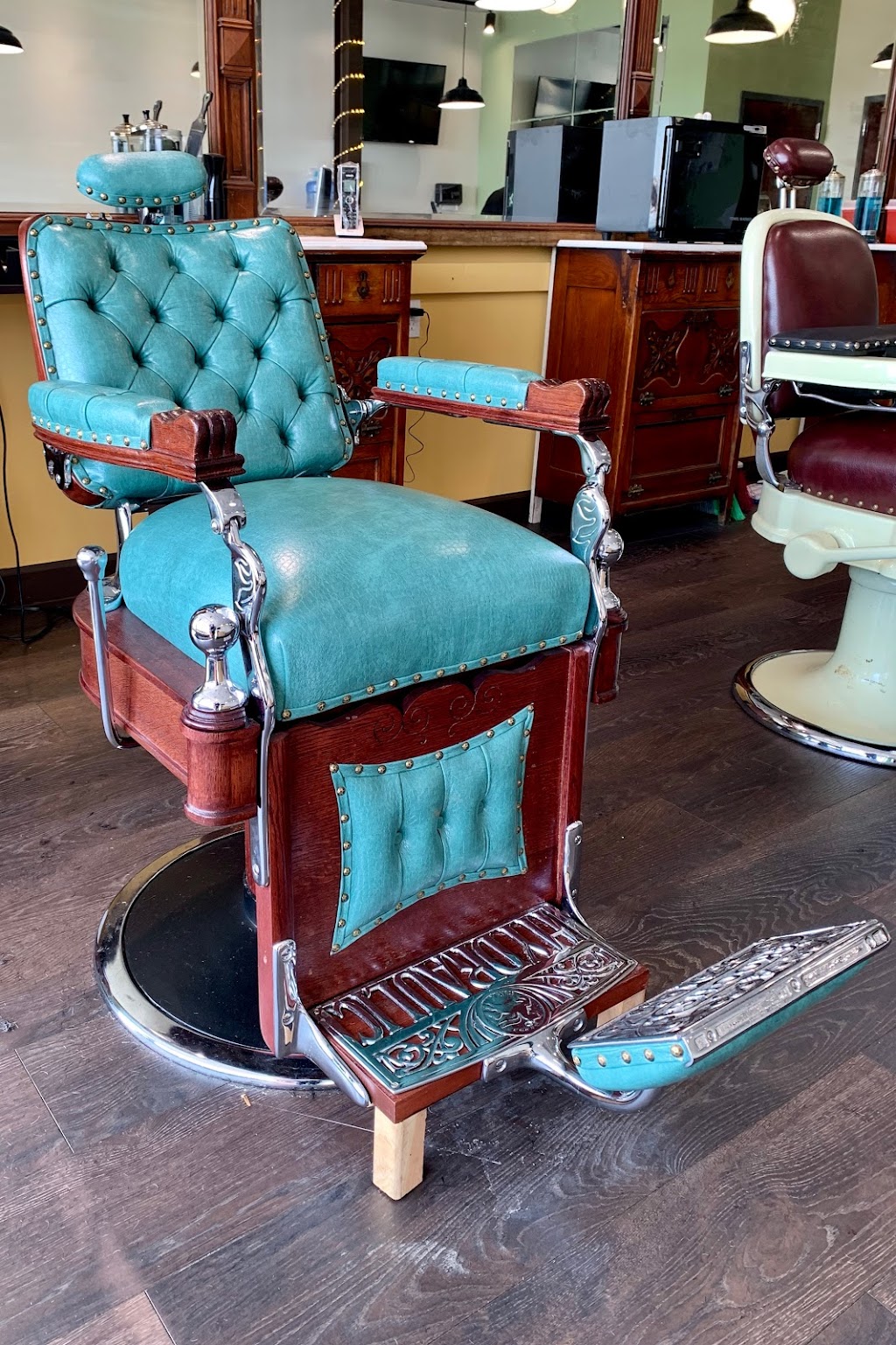 1900’s Barber Parlor | 522 W Dundee Rd, Wheeling, IL 60090, USA | Phone: (847) 243-8079