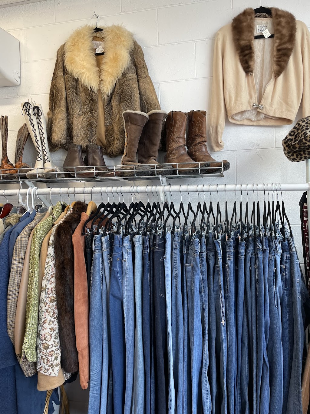 La Chic Vintage, LLC | 16948 S Golden Rd Suite A, Golden, CO 80401, USA | Phone: (720) 296-7262 La Chic Vintage, LLC | 16948 S Golden Rd Suite A, Golden, CO 80401, USA | Phone: (720) 296-7262