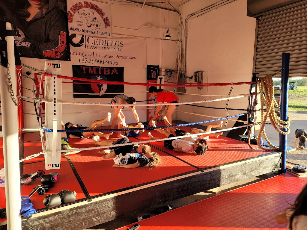 Texas Muay Thai & Boxing Academy | 2201 TX-35 C, Alvin, TX 77511, USA | Phone: (281) 824-4038
