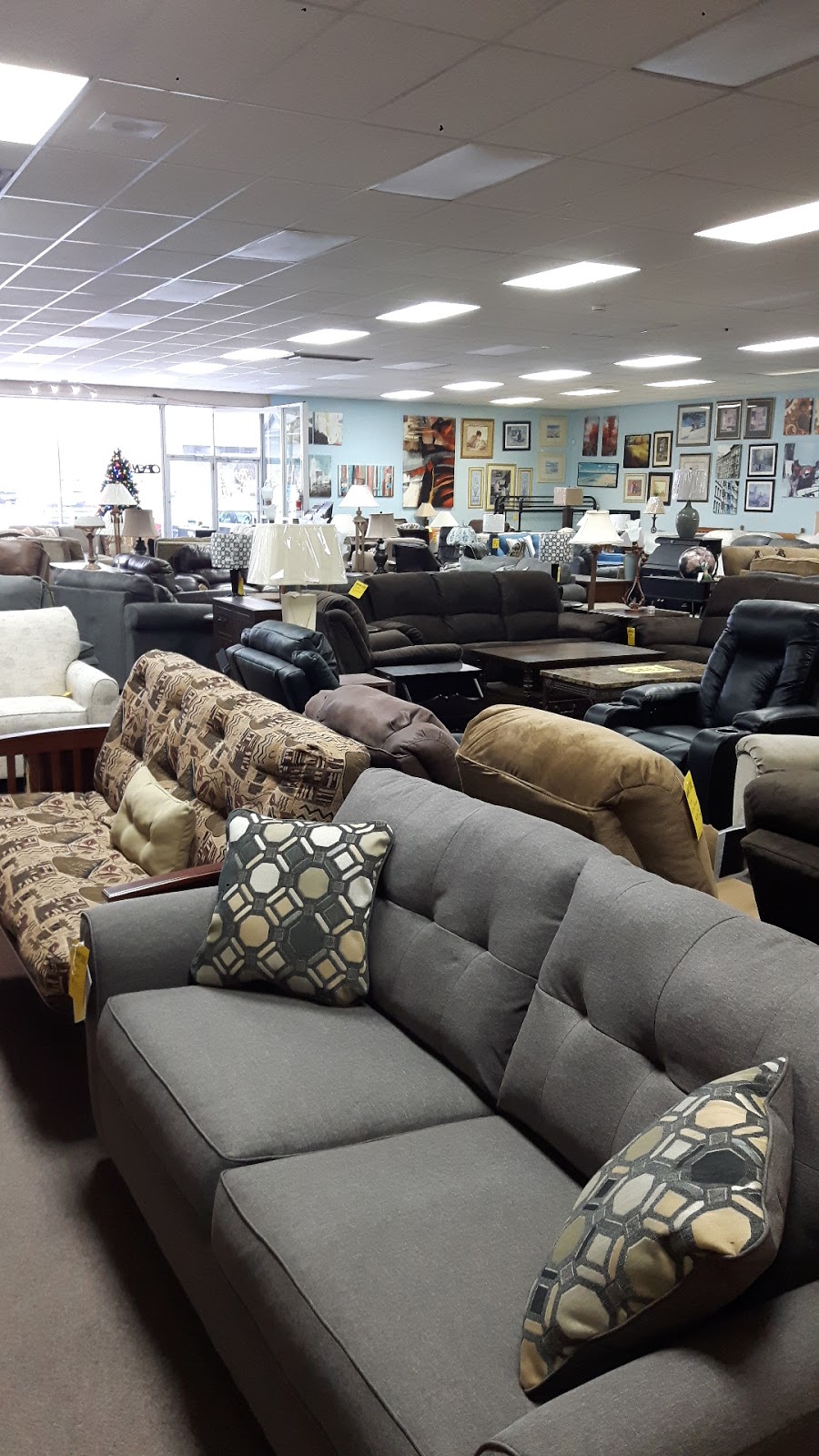 Main-West Furniture Appliances & Carpeting | 41 Main St W, Kingsville, ON N9Y 1H2, Canada | Phone: (519) 733-2311