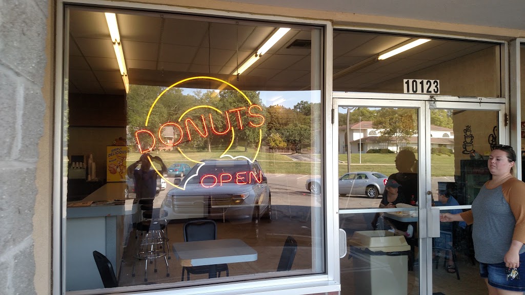 Fluffy Fresh Donuts | 10123 State Line Rd, Kansas City, MO 64114, USA | Phone: (816) 942-9822