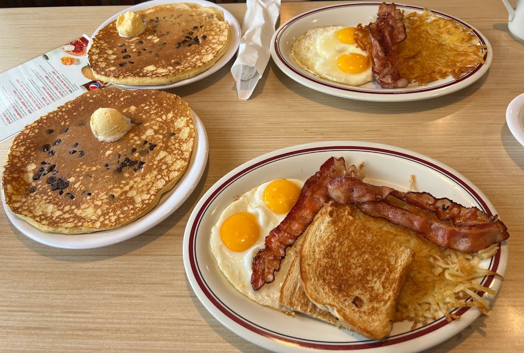 Huddle House | 4610 N Interstate Hwy 35, Georgetown, TX 78626, USA | Phone: (512) 399-3968