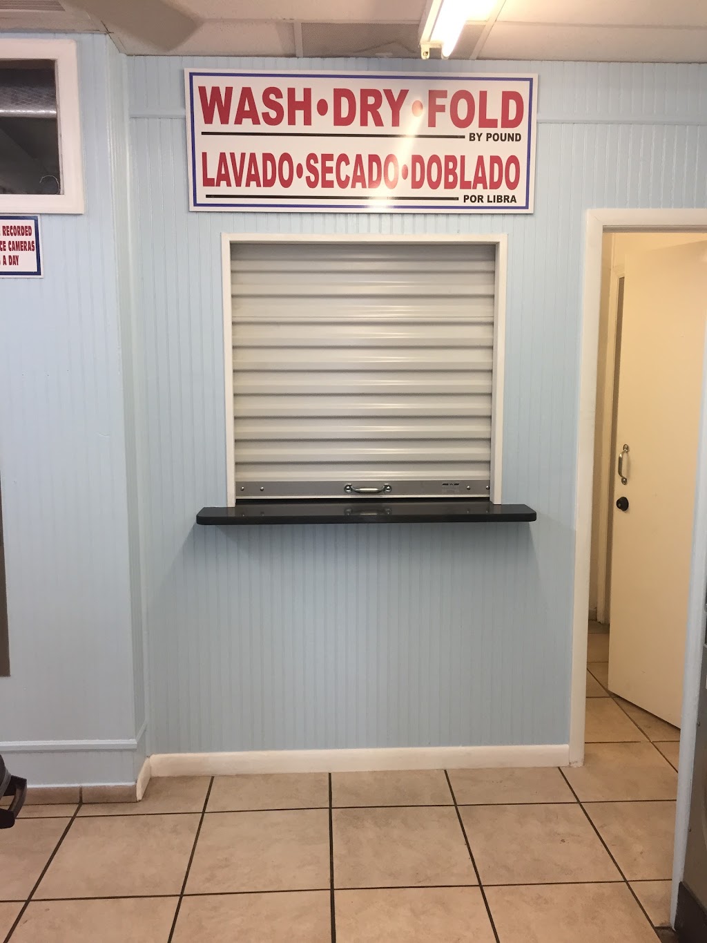 COOL AND CLEAN Coin Laundromat | 3525 30th Ave N, St. Petersburg, FL 33713, USA | Phone: (727) 290-7062