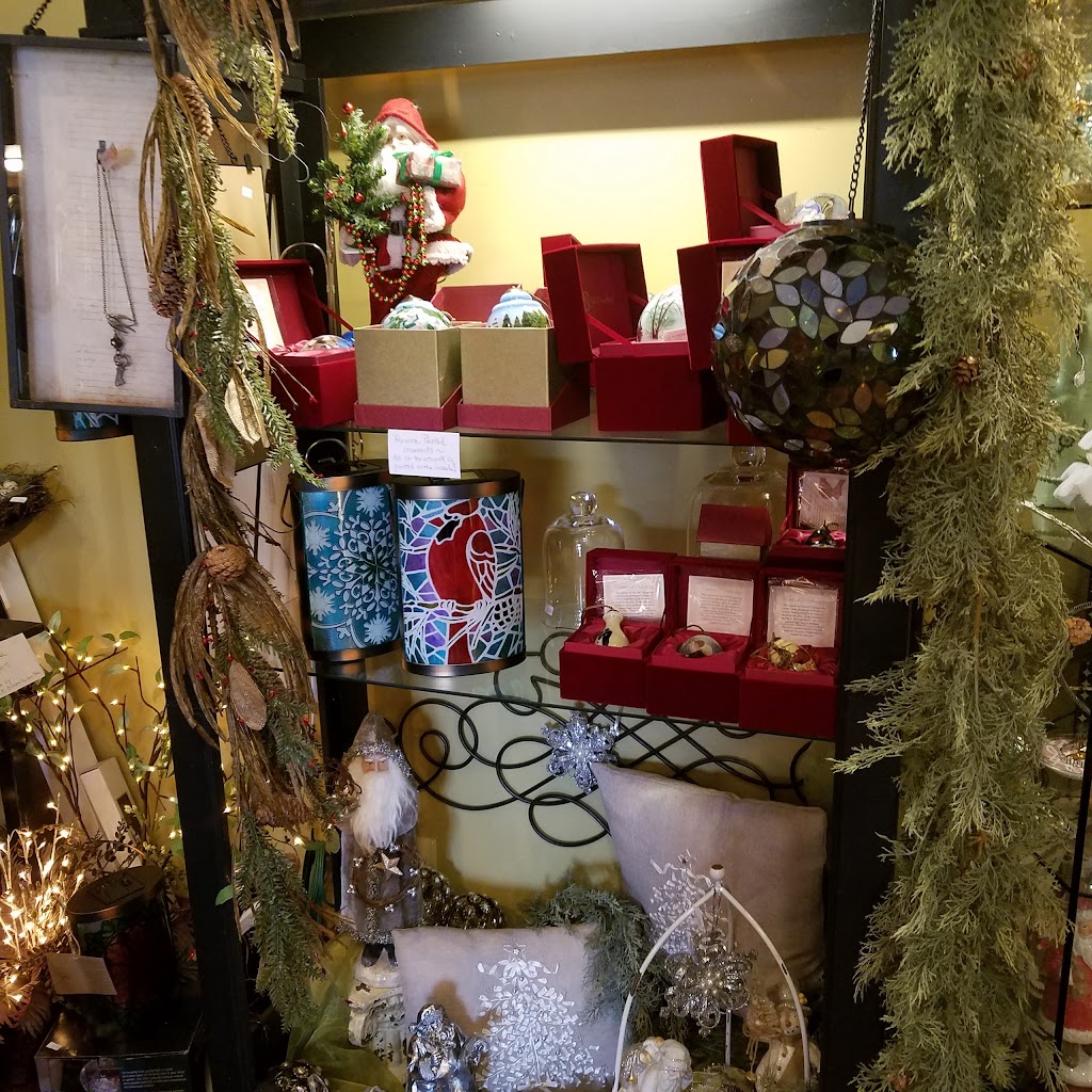 Christmas Peddler | 258 S Main St, Waynesville, OH 45068, USA | Phone: (513) 897-9627