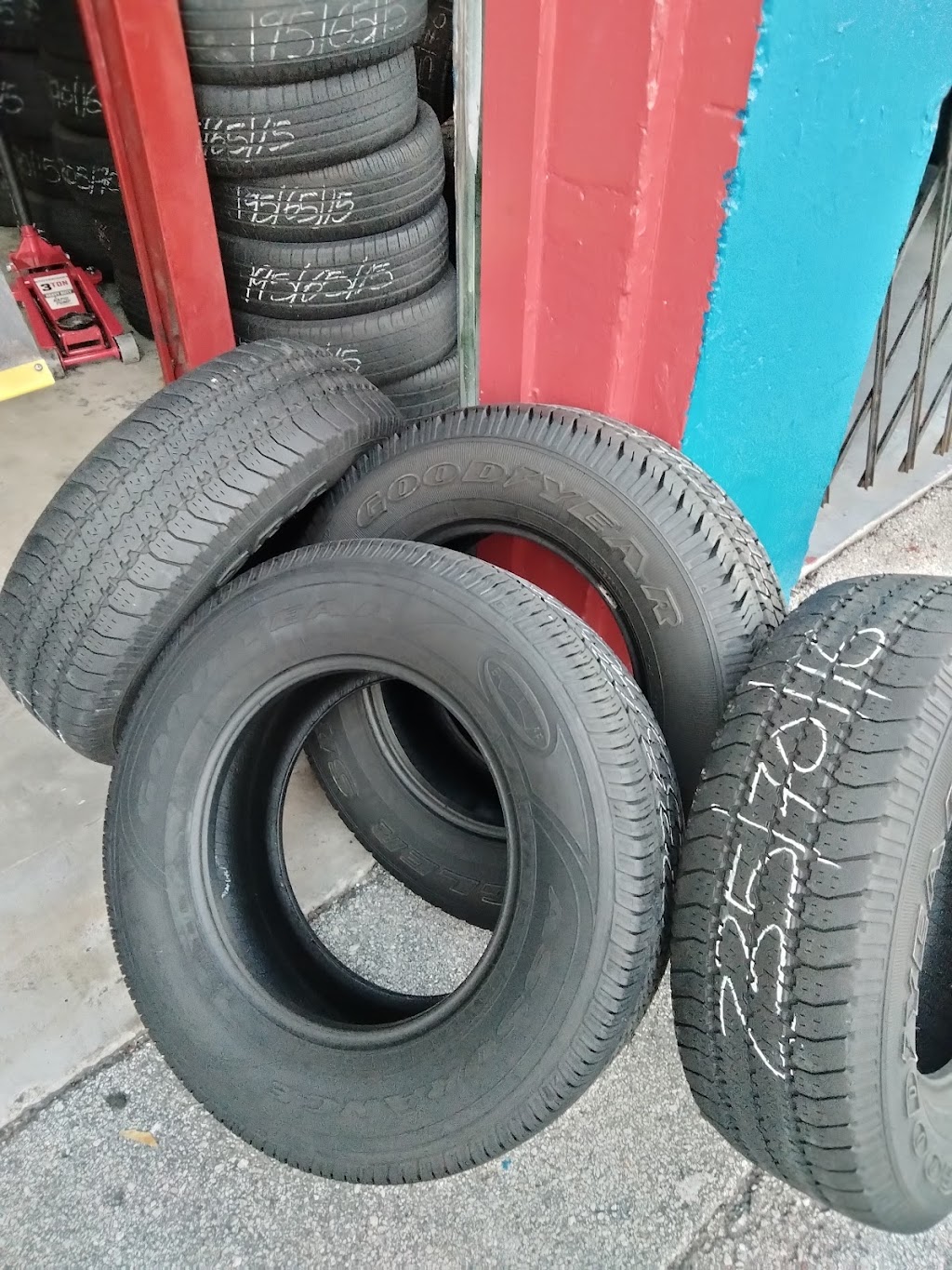 Express Tire Sales and Repairs | 801 W Broward Blvd, Fort Lauderdale, FL 33312, USA | Phone: (954) 368-3749