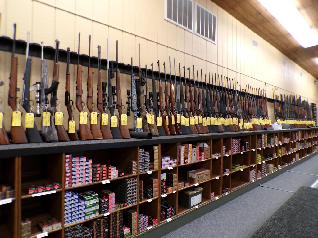 Gun World | 429 S Main St, Harrisville, PA 16038, USA | Phone: (724) 735-6500