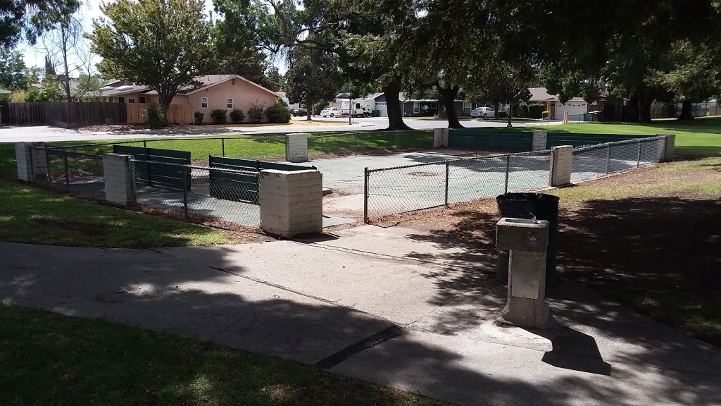 Holiday Park | 614 Elaine Dr, Stockton, CA 95207, USA | Phone: (209) 937-8206