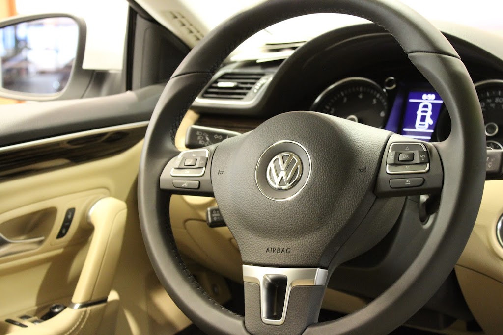 Volkswagen Menomonee Falls | N88W14060 Main St, Menomonee Falls, WI 53051, USA | Phone: (262) 255-6000