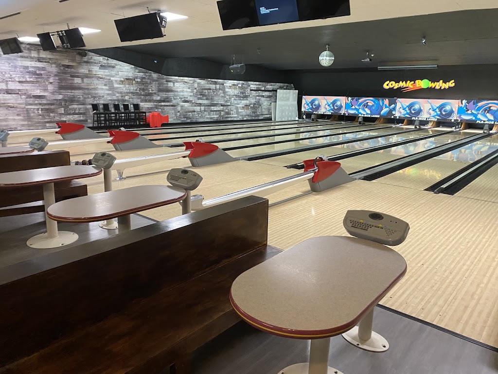 Pla-Mor Bowling Lanes | 106 Main St, St. Catharines, ON L2N 4V4, Canada | Phone: (905) 935-6711