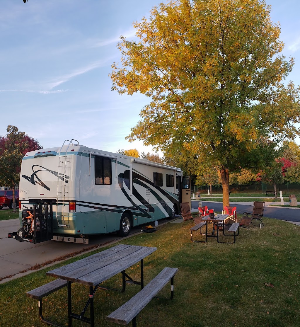 Dakotah Meadows RV Park | 2341 Park Pl NW, Prior Lake, MN 55372, USA | Phone: (952) 445-8800