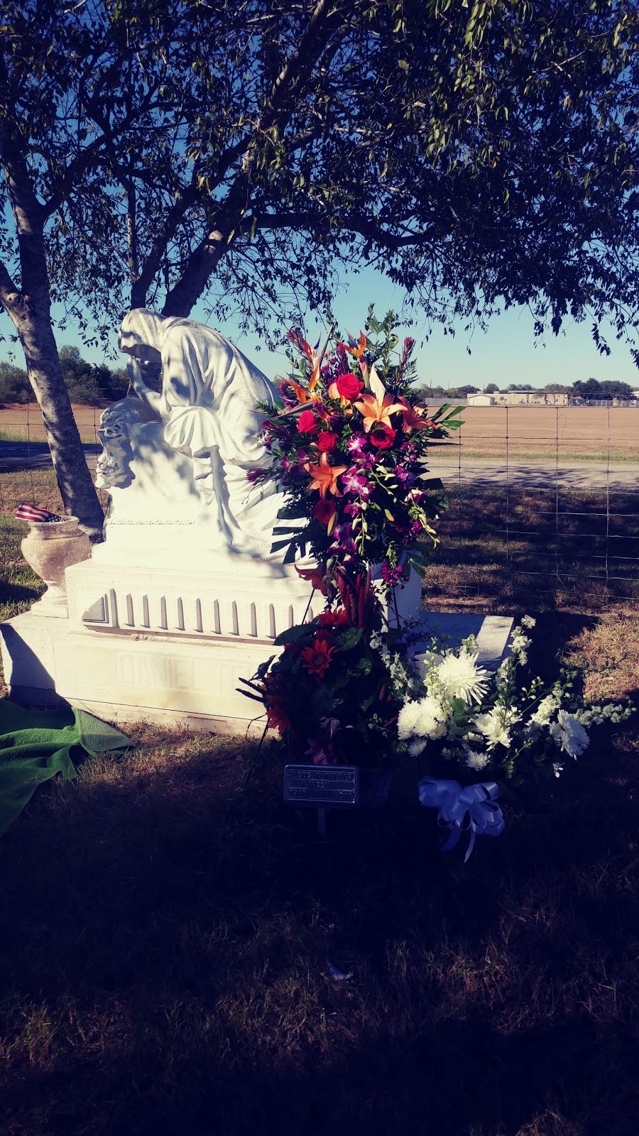 Chamberlain Cemetery Inc | 735 W Caesar Ave, Kingsville, TX 78363 | Phone: (361) 592-1371