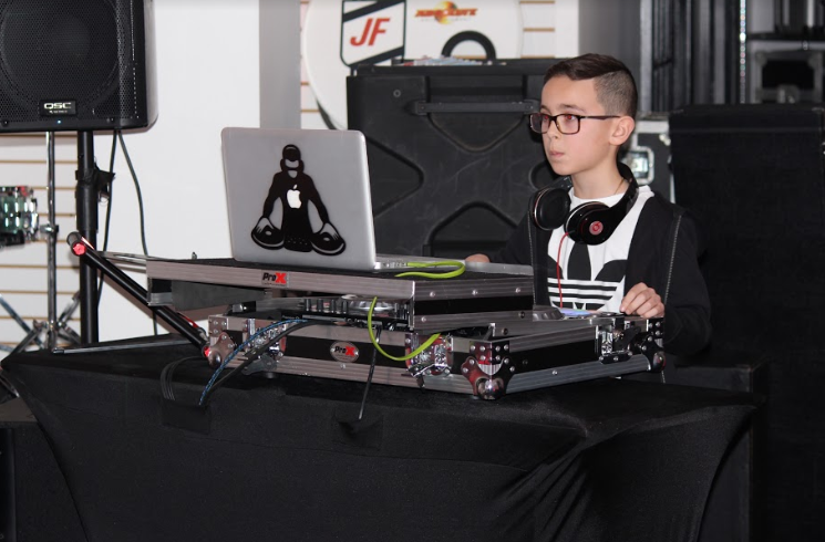 Spin DJ Academy | 3670 W Oceanside Rd Suite 7, Oceanside, NY 11572, USA | Phone: (631) 608-8858