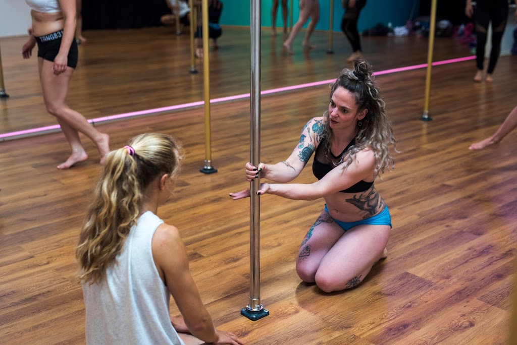 Pole Dance Factory Amsterdam - Oost | H.J.E. Wenckebachweg 6, V6, 1096 AN Amsterdam, Netherlands | Phone: 020 210 1884