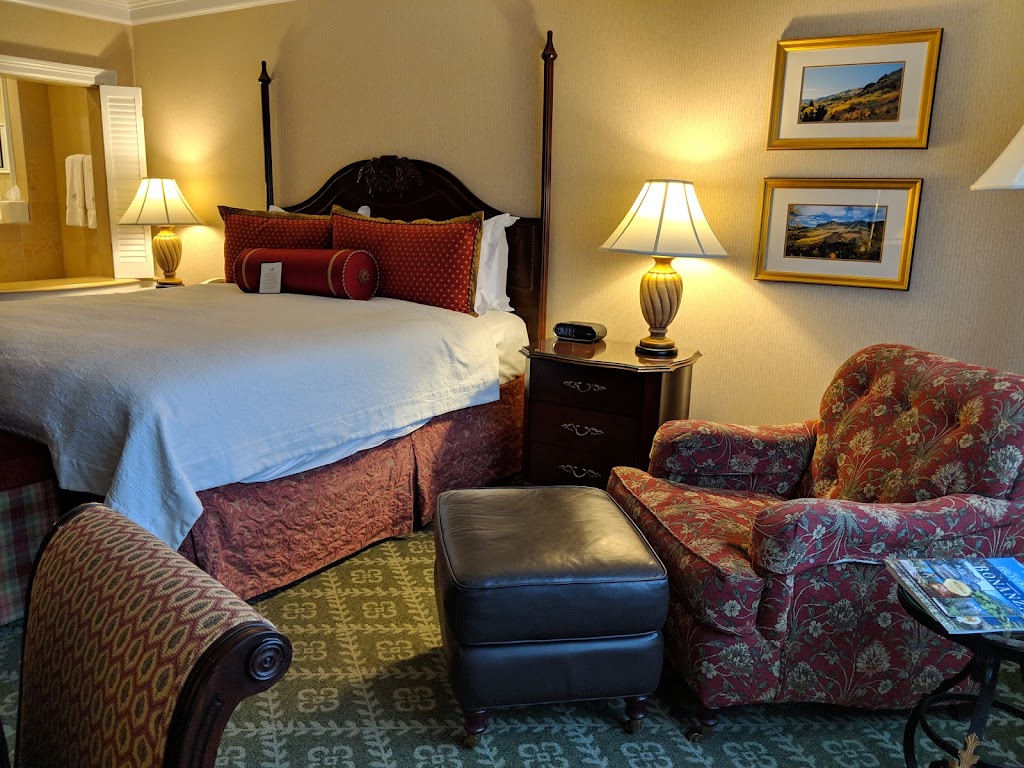 The Broadmoor Hotel South Tower | 1 Lake Ave, Colorado Springs, CO 80906, USA | Phone: (719) 634-7711