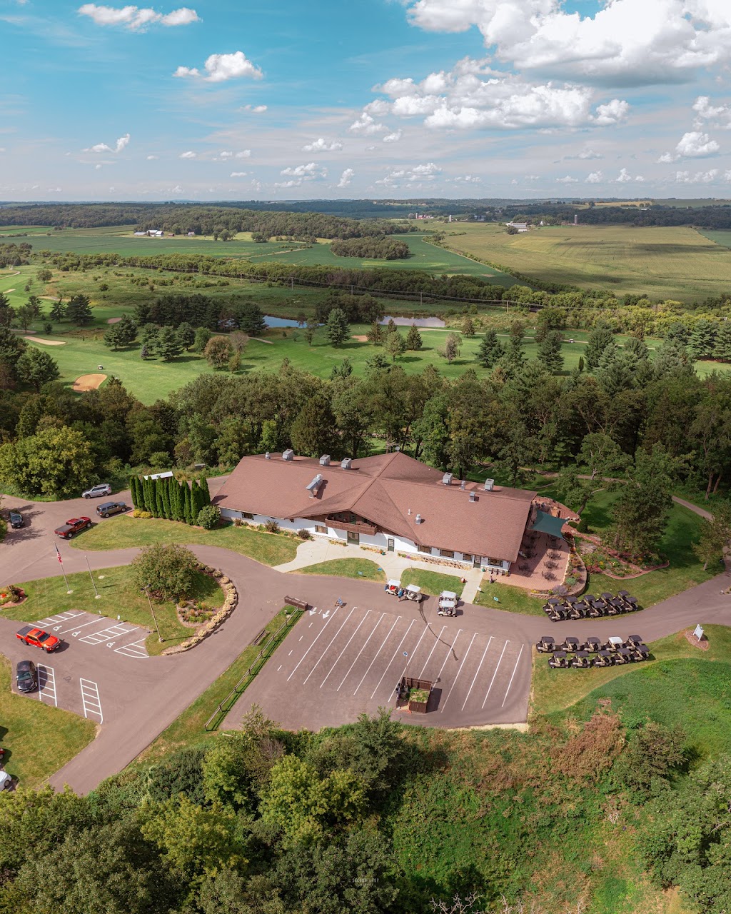 Edelweiss Chalet Country Club | W4764 Edelweiss Rd, New Glarus, WI 53574, USA | Phone: (608) 527-2315